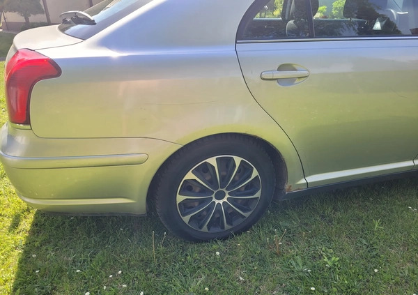 Toyota Avensis cena 8050 przebieg: 292000, rok produkcji 2003 z Warszawa małe 121